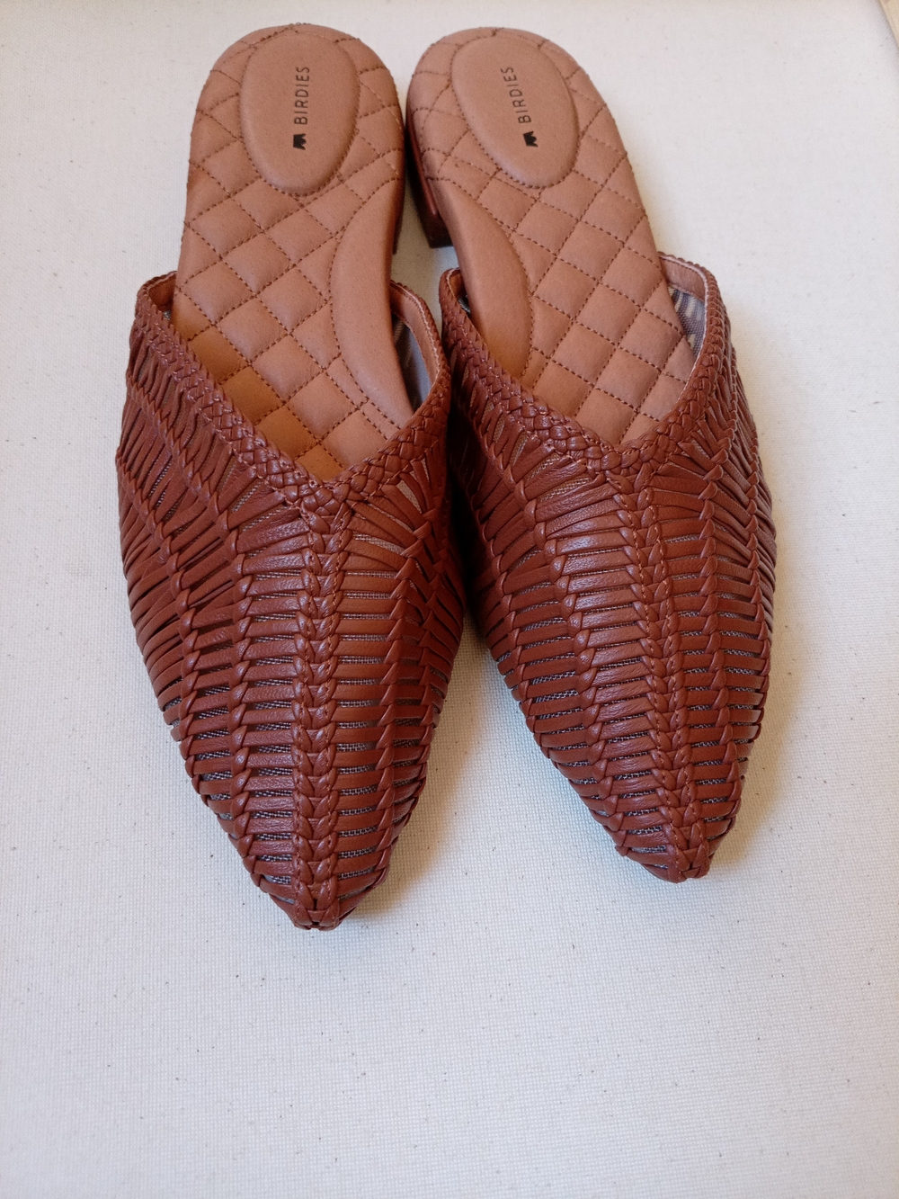 Birdies Woven Pointed Mule in Cognac Brown